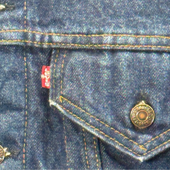 Levi's Vintage Red and Black Buffalo Plaid Trucker Denim Jacket. Size 42 - Picture 11 of 16